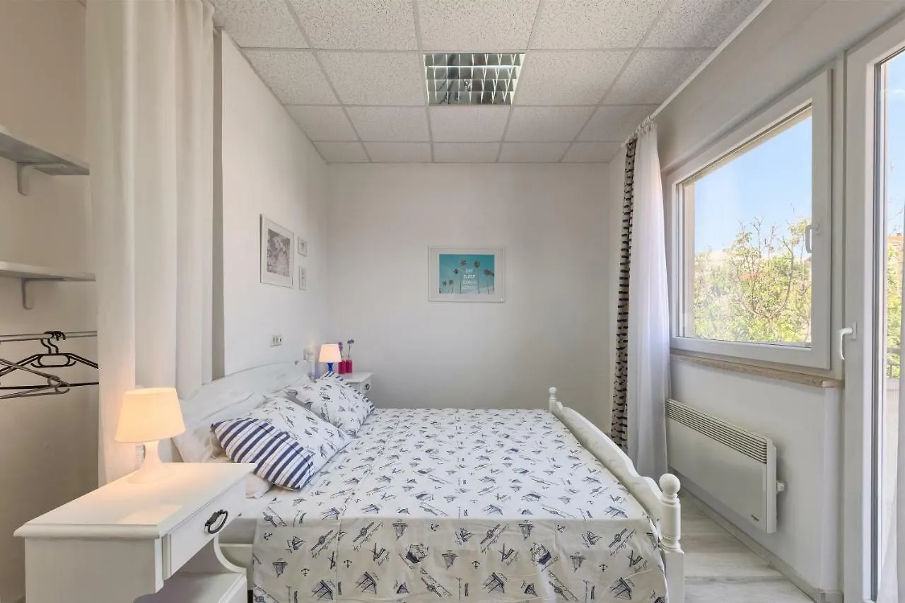 Ferienwohnung Salt&Sky Pula Apartment